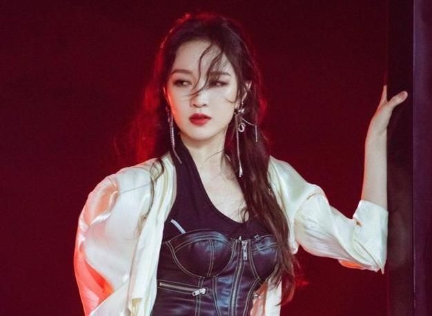  观众|《乘风破浪的姐姐》被质疑假唱，为何观众都选择原谅？