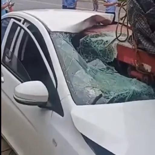  城陵矶大队|视频还原“诡异”一幕！岳阳一小车头部被戳穿后续来了