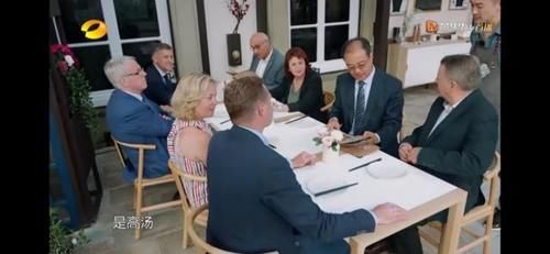  赵薇|没了赵薇的《中餐厅》风波不断，为何赵薇成了中餐厅的高光时刻？