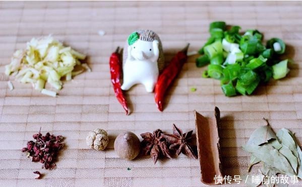 羊蝎子|秋天进补吃猪肉牛肉都不如吃它,麻辣鲜香,多添一碗饭