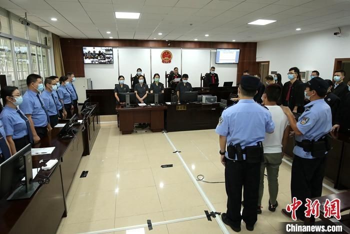 侨乡|侨乡鹤山24人涉黑案一审公开宣判 主犯兄弟均领刑25年