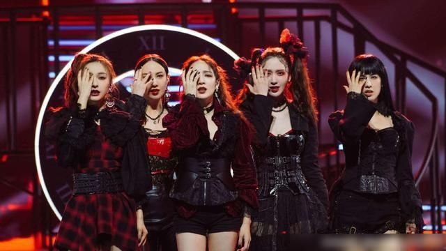 三公|乘风破浪的姐姐三公播出,姐姐们没在乘风破浪了,在随波逐流