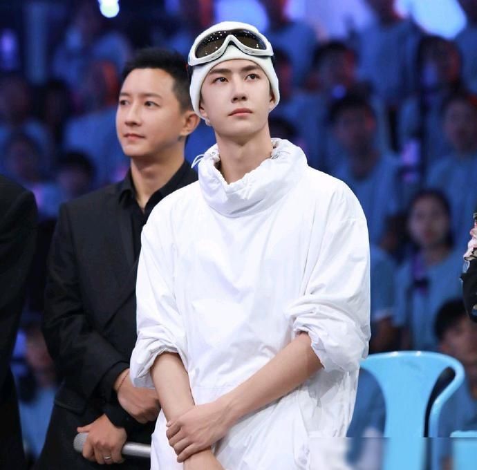  节奏|快本收视再创新高，王一博赵丽颖合体亮相，收割十个热搜榜