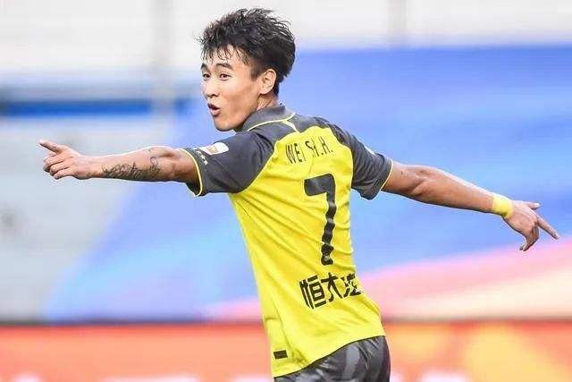  批评|胜深足，卡帅批评杨立瑜没头脑！负苏宁，贝帅赛后发布会不高兴！