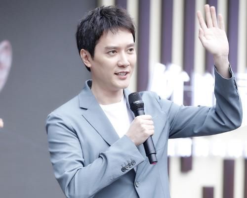  赵丽颖|冯绍峰现身《中餐厅》，出场方式太独特，赵丽颖笑开了花