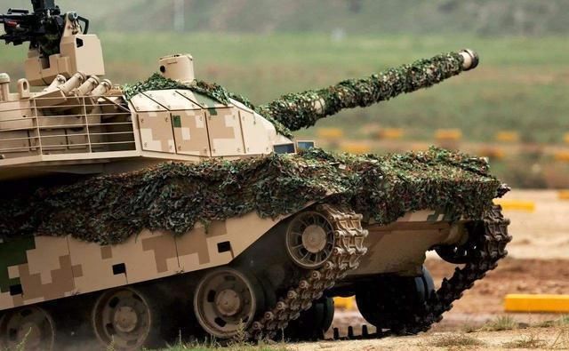  2S25|俄军用着确实优秀，印度想买的俄制轻坦有缺点，步枪都能打穿装甲