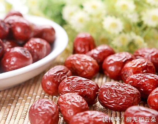 红枣|买红枣时应该怎么挑选记住“4选1不要”,帮你选到优质红枣!