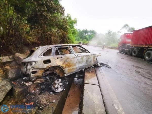 车辆|疲劳驾驶酿事故 烧毁车辆损失大