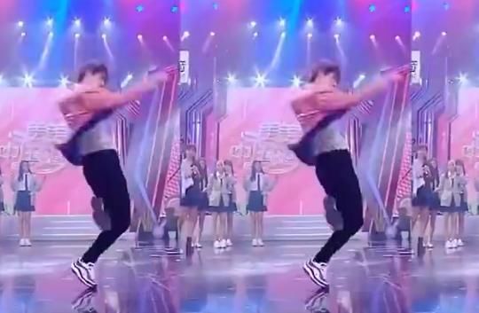  资本|《这！就是街舞》，“单腿后旋转”的王一博，耍帅真的有资本啊！