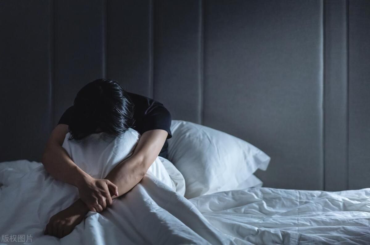 经常做梦要警惕三种疾病(经常做梦，体内有疾？提醒：睡眠出现这三个情况，或是身体在求救)