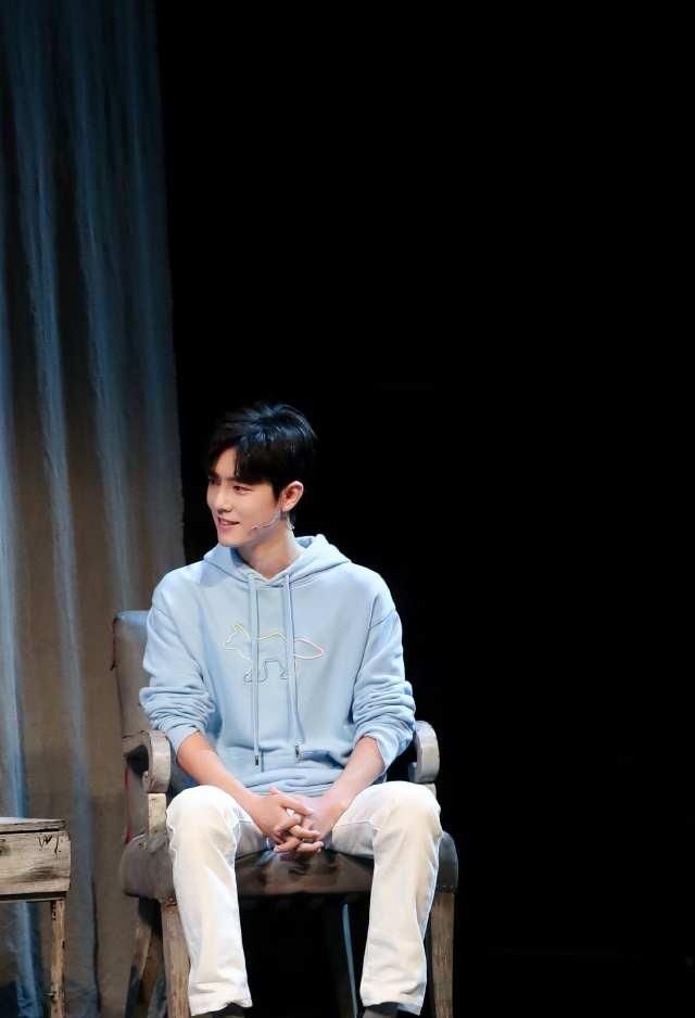  场景|肖战太火了！20年第一次见到如此场景，《北京日报》接到3万份订单