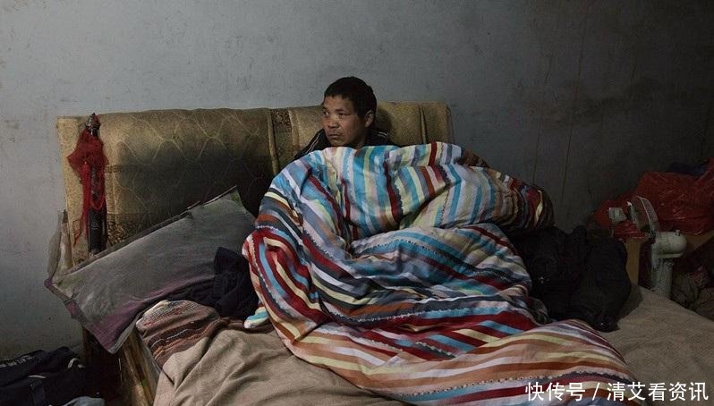 破罐破摔|实拍农村的那些“老光棍”, 常常一身臭毛病, 破罐破摔