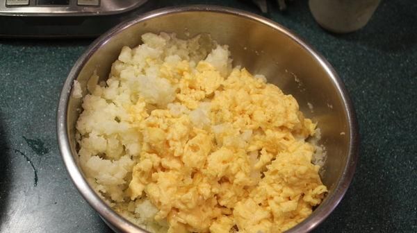  三文鱼干|自制「海苔可乐饼」土豆泥裹上海苔，就可以做出金黄酥脆的可乐卷