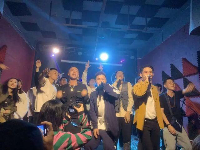  首秀|《中国新说唱》厂牌公演首秀超燃！各位学生哥点先可以好似佢哋咁有型？