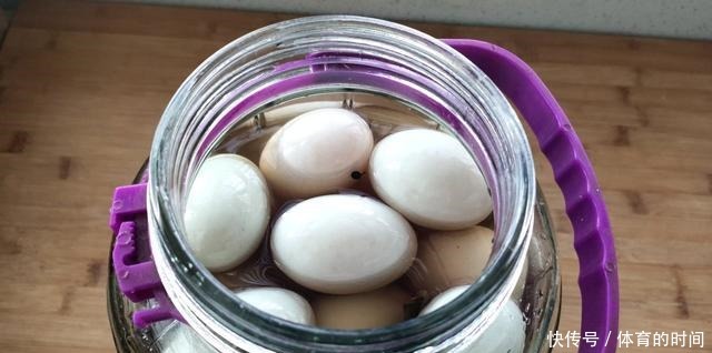 流油|咸鸭蛋这样腌制,个个流油,又香又沙,做蛋黄酥和蛋黄月饼必备
