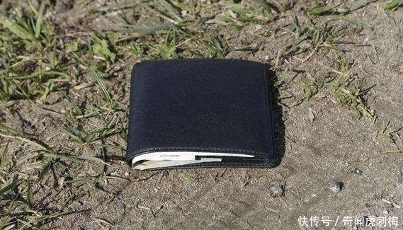 失主|老人捡到钱包，失主给一百块感谢费，却因一句话，引起路人愤怒
