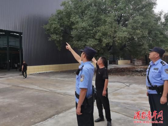  讨要|蒲城：两名男子因讨要工钱欲跳楼被民警及时救下