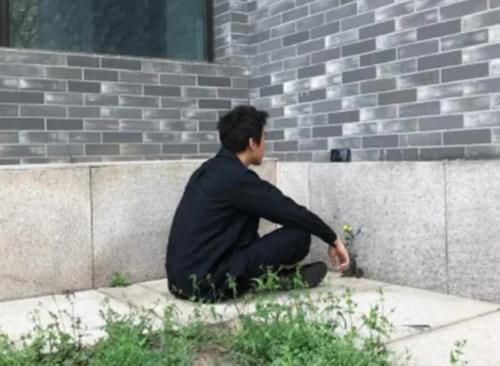  成员们|网友国外旅游时，意外发现邓超在神社的留言，9字都是对成员的爱