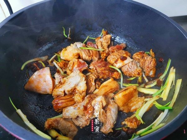 下饭|秋凉后，家人就爱这道菜，荤素搭配好丰富，咸鲜下饭，满嘴香