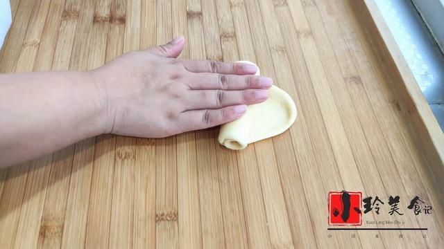  香甜|教你面包新做法，不用烤箱不用电饭煲，香甜柔软还拉丝，香极了