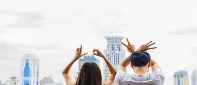 如今|因为彩礼谈崩的情侣,如今过得怎么样?看看两个过来人的实话实说