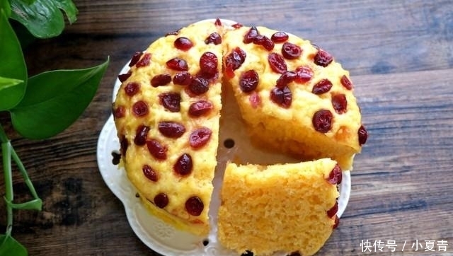 低筋面粉|早餐蒸个南瓜发糕,口感松软不粘牙,好吃不上火,孩子说比蛋糕香