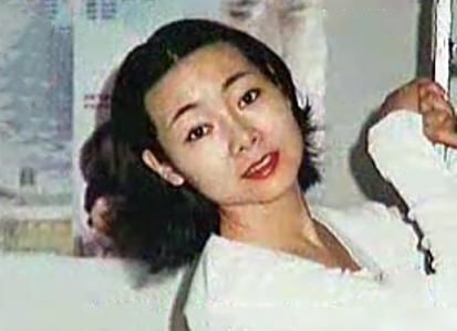 初恋|嫁给“小白脸”初恋,但别无选择,只能吃萨日娜的“软饭”六年