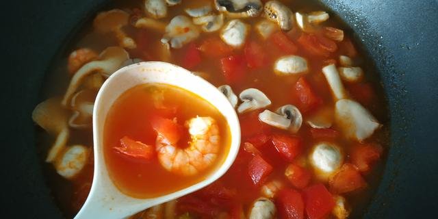  夏天|夏天出汗多，给家人煮这道汤，高蛋白低脂肪，鲜美嫩滑味道真好