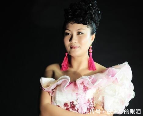 归隐|歌坛“奇才”李娜红极一时,却归隐出家23年,这是怎么回事