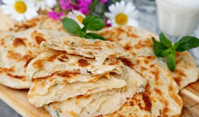  发现|无意中发现油酥饼只要加点它，比烫面的还要软，层层分明撕着吃