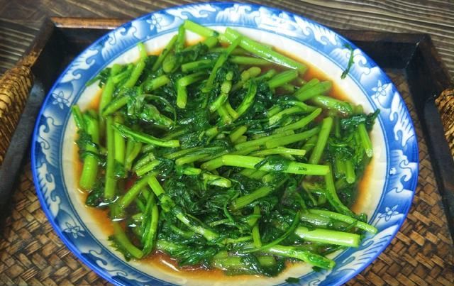 伏天|进入二伏天,记得多吃茼蒿,教你简单做法,3分钟出锅又绿又脆