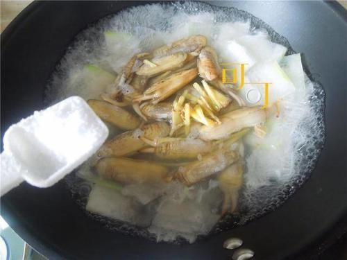  冬瓜汤|夏天最喜欢这样清爽鲜美的海鲜冬瓜汤，不油不腻，喝了真舒服