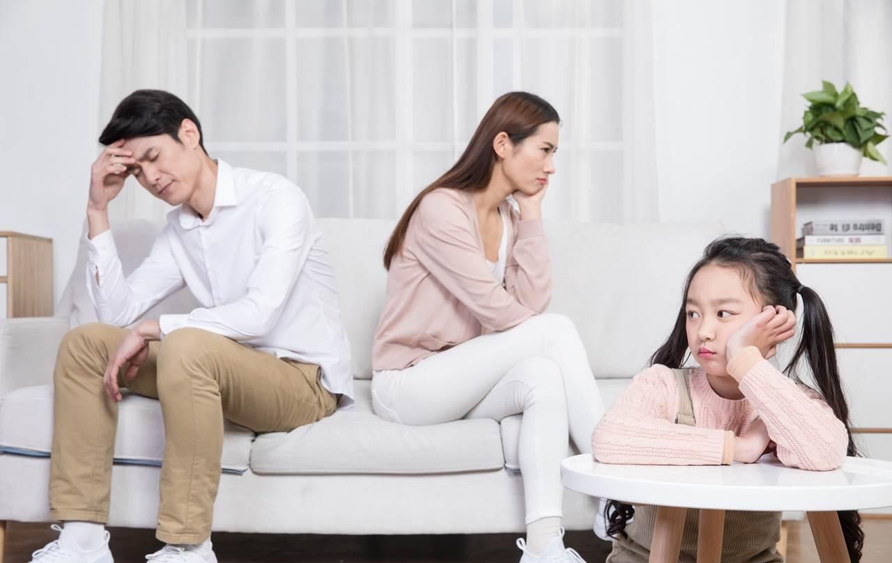 Jasper|嗯哼和Jasper的“玩具屋”,映射两人性格不同,也透露家教差距