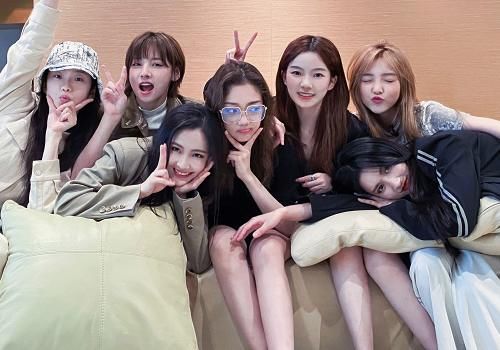  总决赛|炙热的我们：硬糖少女303担任评审团，谁注意毛不易的身份？青出于蓝