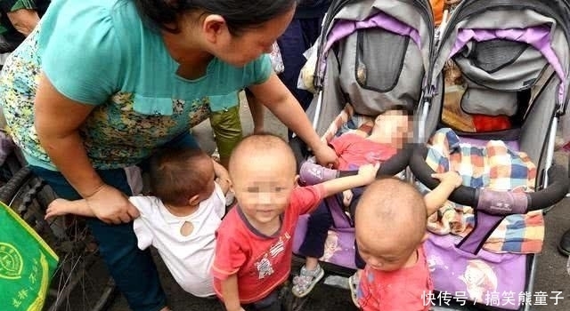 乞讨|夫妻二人想生男孩却生下四胞胎, 街头乞讨求助, 不敢回老家过冬天