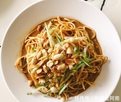  吃起来|天热做凉面，面条千万别过凉水！学会这一招，凉面立马变得更好吃