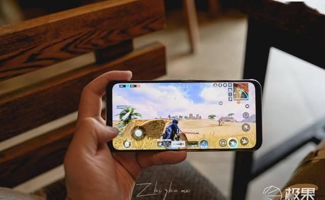 游戏|144Hz “滑”到手软,银翼风暴堪比“空调”,这款手机简直就是为游戏而生。