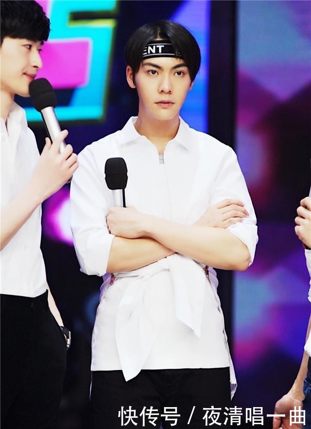 白衬衫|当黄子韬穿上白衬衫,再没有人敢笑他丑了