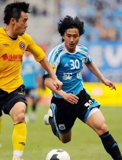  球衣|盘点大连足球历代球衣！哪一款是你的最爱？