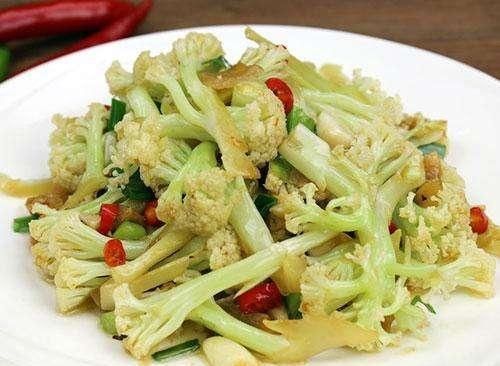 花菜|炒花菜时,不要直接放油炒,多做一步,花菜熟得快,还香脆爽口