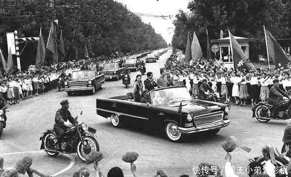 前所未|一非洲国家遇金融危机,中国突然援助670亿,回报方式令人感动