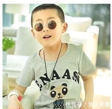 潮爸|潮爸 潮妈带娃出行，有什么流行的穿搭值得推荐？