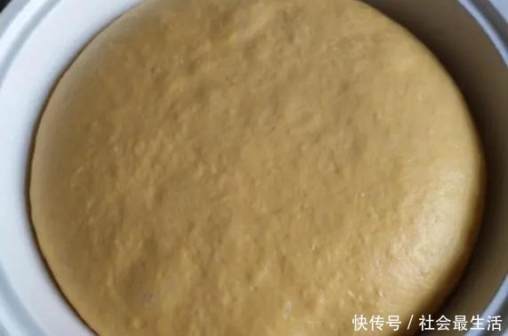  撒上一层干|营养还是蒸的好！好吃不上火，千层红薯糕，层次丰富，蓬松柔软