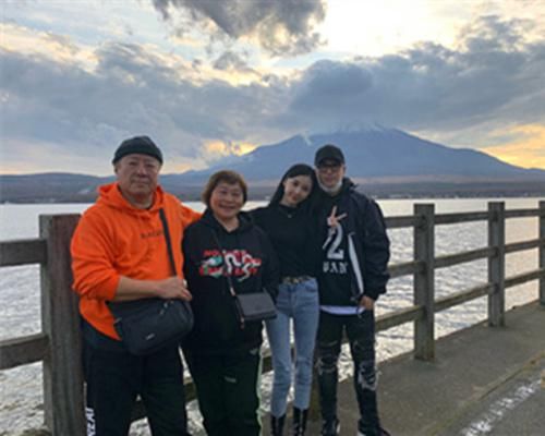  姐姐|《乘风破浪的姐姐》热度衰退，王一博获最佳主创、Yamy力压潘玮柏