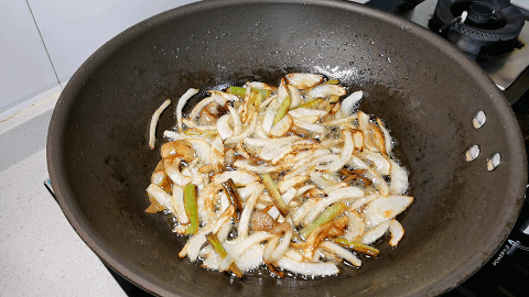 辅料|葱油拌面,分三步就能搞定,从葱油到煮面,好吃的技巧如此简单