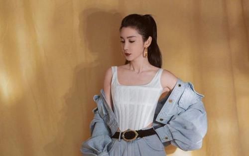  快本|《快本》李冰冰利用周艺轩夸自家艺人情商很高？其实只是自作聪明