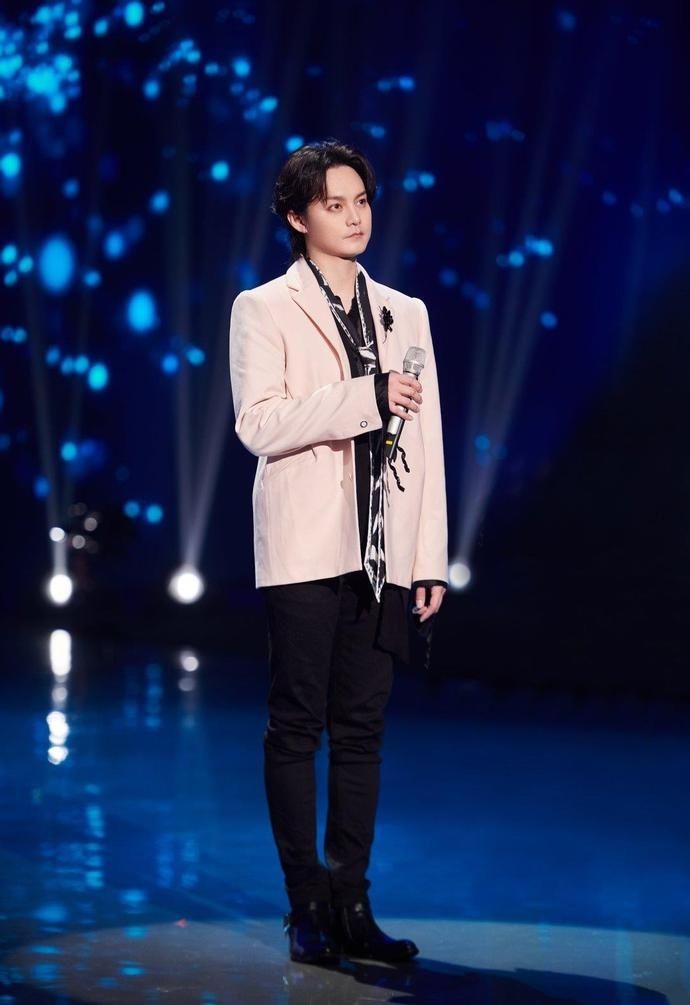  翟潇闻和张颜齐|R1SE小分队上《快本》为翟潇闻、张颜齐打call，兄弟情令人羡慕！