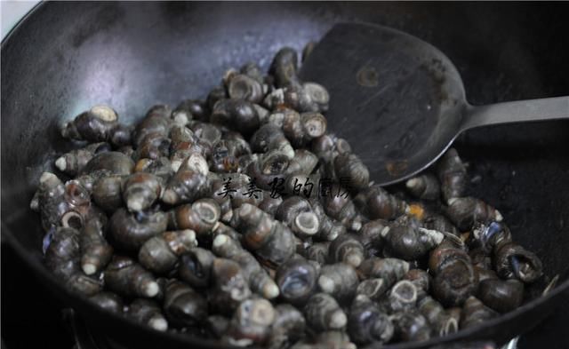 高呼|继小龙虾之后,又一“夜市霸主”产生,网友高呼:长得美营养还高