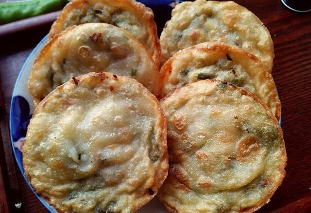 面糊|别再揉面做韭菜饼了,教你手不碰面做法,出锅皮薄如纸,又脆又香