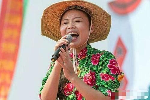 短视频|《星光大道》十年后,为何走红草根,只剩“大衣哥”一人?